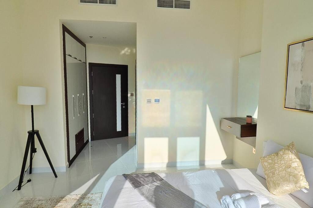 Miracle Vista Skyview 2 Bedroom Apt Dubai Ngoại thất bức ảnh